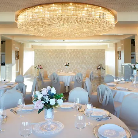 Planeta & Aquapark Free Access Hotel 5*